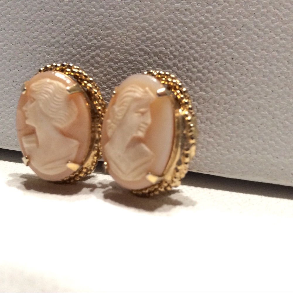 Cameo Clip Earrings Hand Carved Vintage Gold Tone